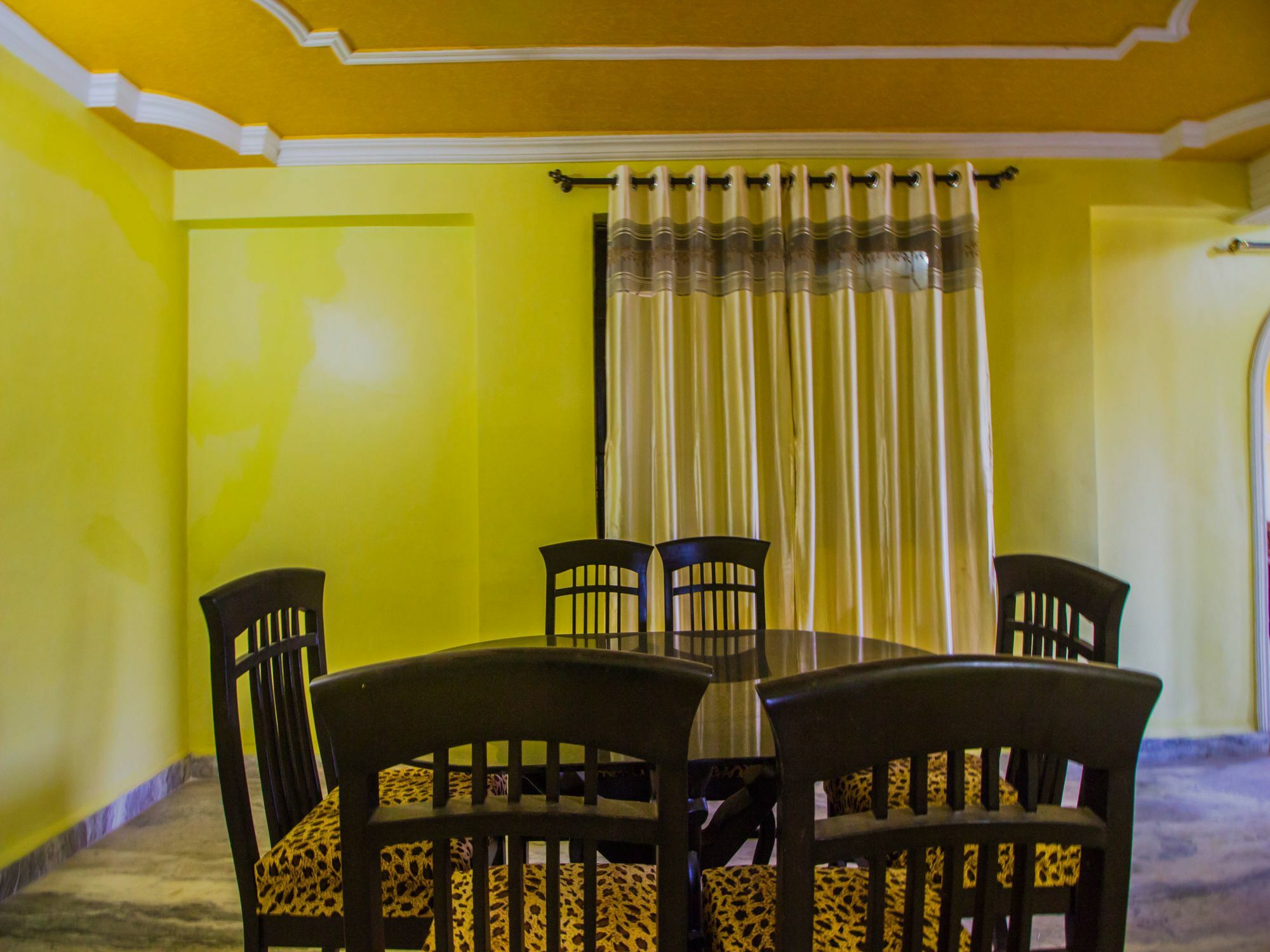 Oyo 13318 Side 2bhk Apartment *