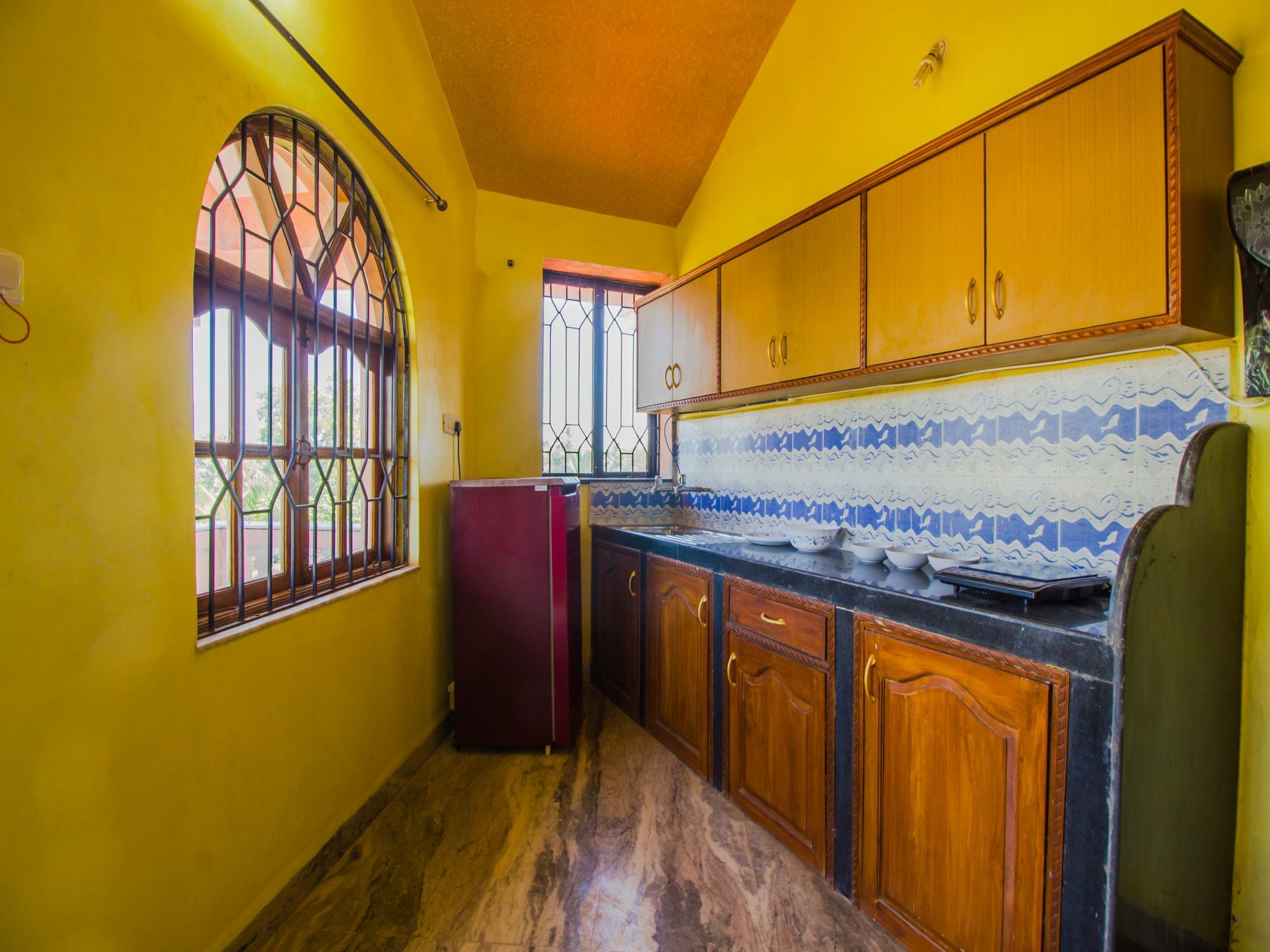 Oyo 13318 Side 2bhk