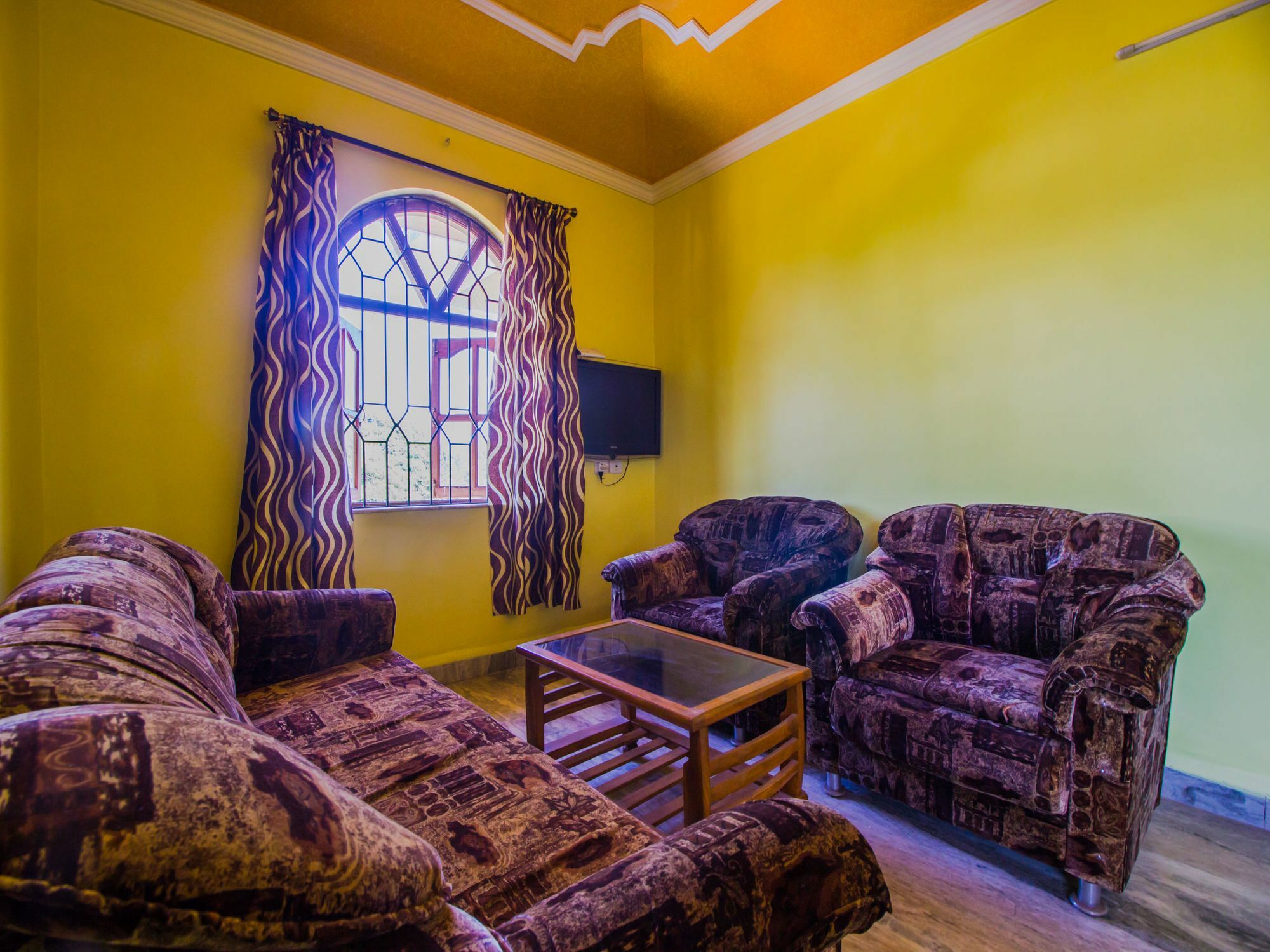 Oyo 13318 Side 2bhk Apartment